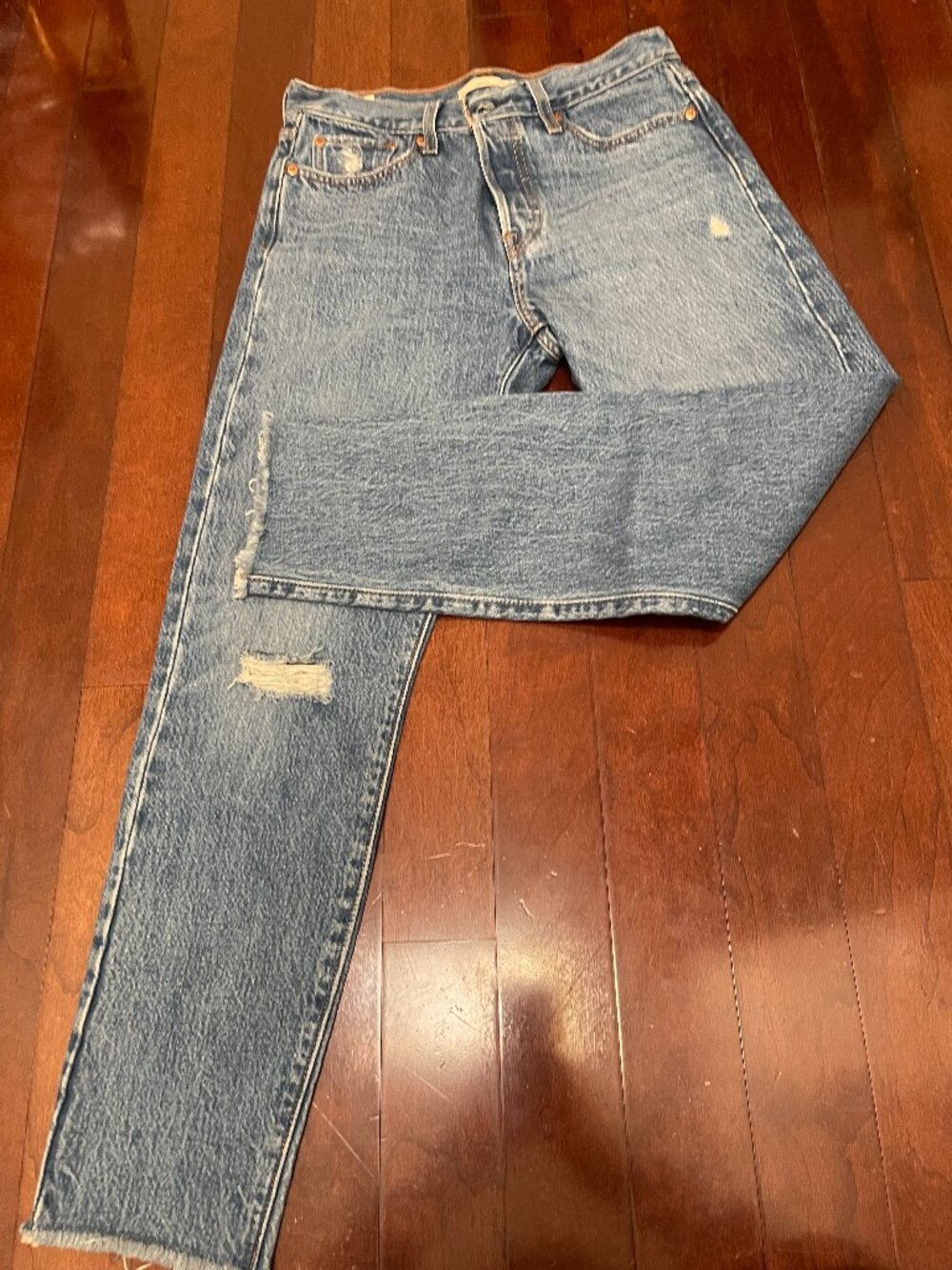 Levi’s Premium Wedgie High Rise Distressed Raw Hem Jeans Size 28 NWOT